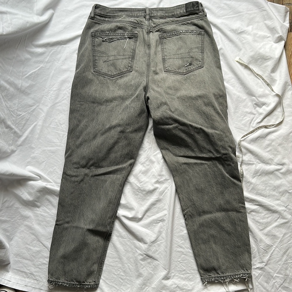 American Eagle Ripped high Rise Mom Jeans - Picture 11 of 12